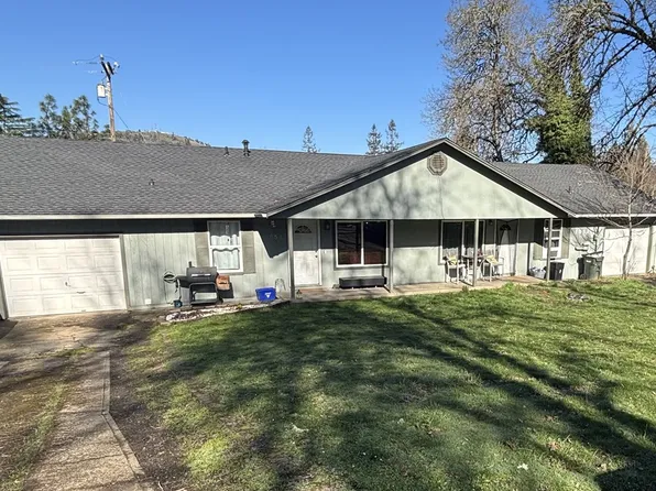 1854 SE Giles St, Roseburg, OR 97470