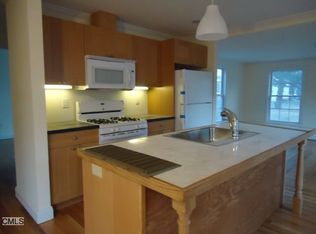 13 Beacon View Dr, Fairfield, CT 06825