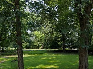 33 Beechwood Dr, Hillsdale, NJ 07642