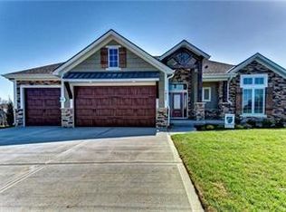 911 Creekmoor Dr, Raymore, MO 64083