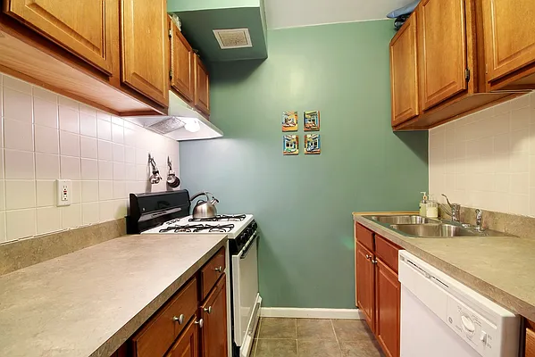 Rented by Corcoran | media 25