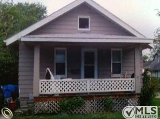 77 W End Ave, Waterford, MI 48328