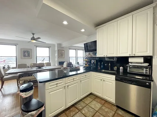 Rented by Rita S Citrin, LREB | media 5