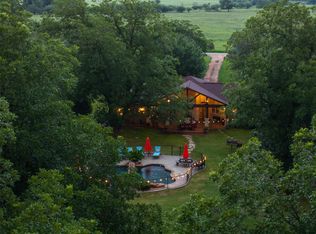 194 Two Mile Ln, Flatonia, TX 78957