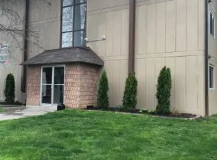 5821 Hennepin Cres #205, Niagara Falls, ON L2G2Z8