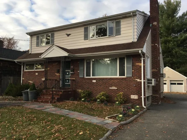 35 Columbus Dr, Tenafly, NJ 07670