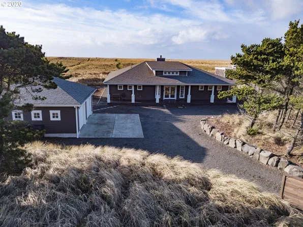 90022 Ocean Dr, Warrenton, OR 97146