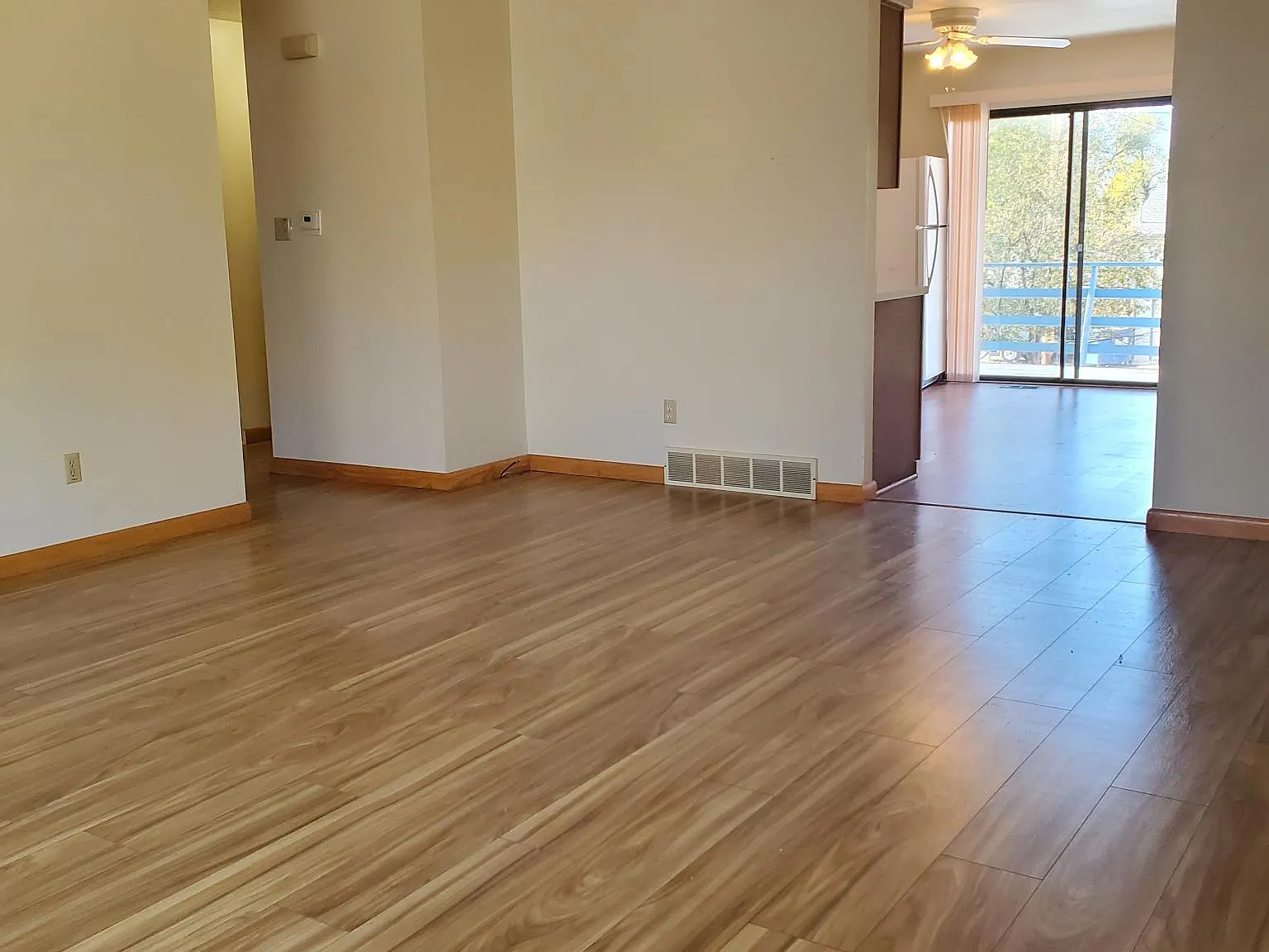 2 bed, 1090 sqft, $2,250 — Photo 2