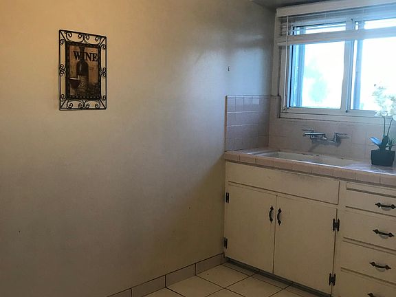2nd image of 1061 S Almaden Ave APT 4