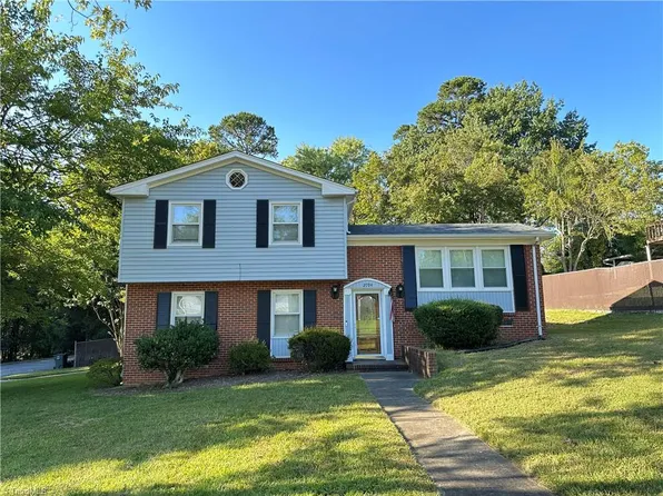 2704 Dulaire Rd, Greensboro, NC 27407