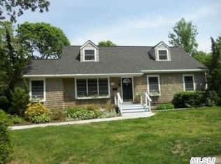 29 Colonial Rd, Bellport Village, NY 11001