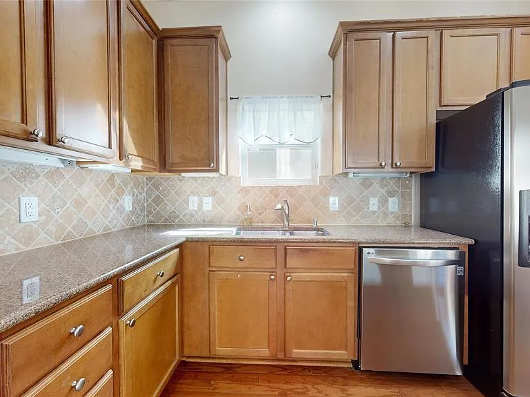 1502 Birdsall St — Photo 19
