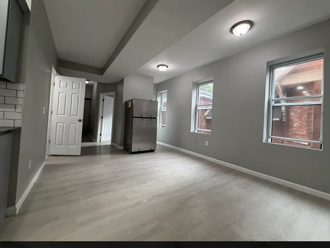4 bed, 1200 sqft, $1,980 — Photo 1