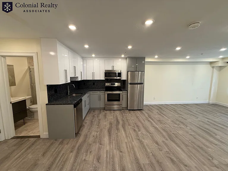 1034 Commonwealth Ave #204 — Photo 8