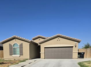 651 Daphne Ln, Lemoore, CA 93245