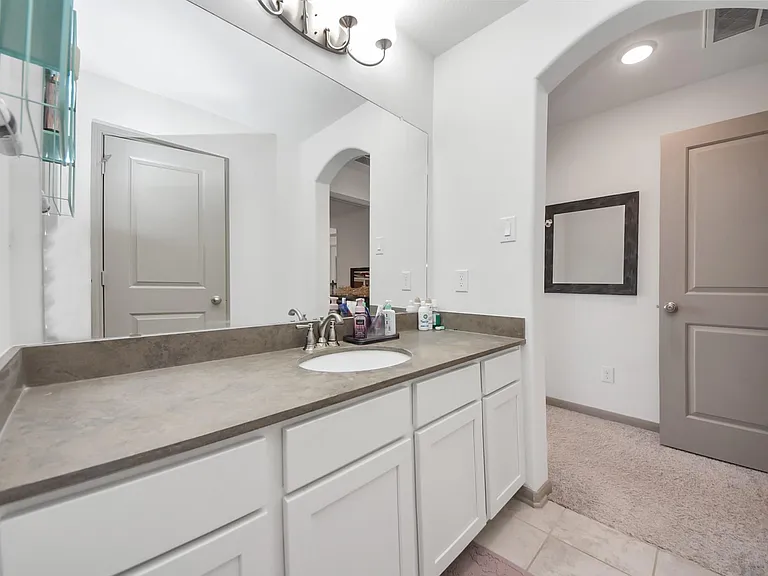 1911 Sapphire Pines Ln — Photo 39