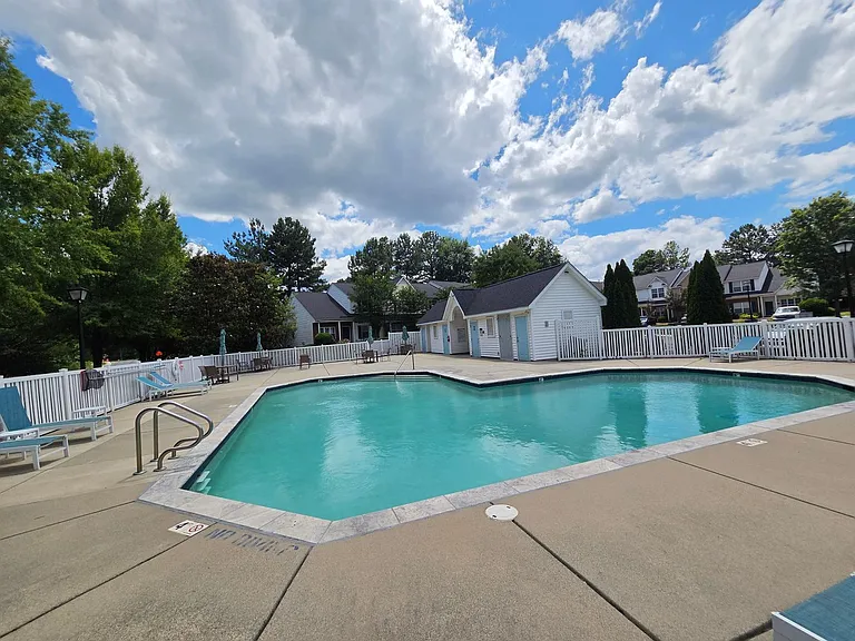 109 Delargy Cir — Photo 11