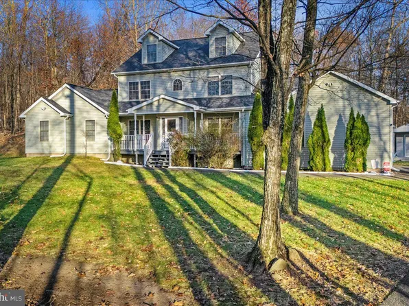 126 Talon Dr, Tannersville, PA 18372