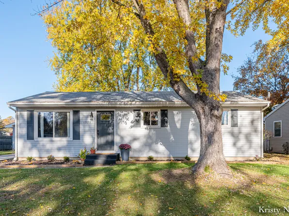 1550 Carol Lynne Dr SE, Lowell, MI 49331