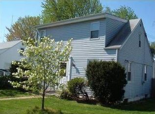 8 Tearose Dr, Middle River, MD 21220