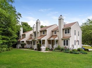 2 Starrwood Dr #2, Norwich, CT 06360