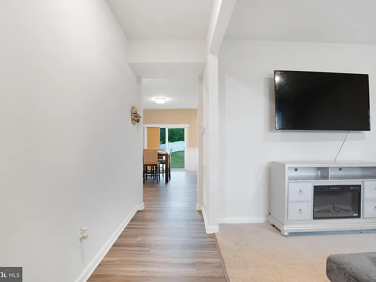 115 Bell Tower Ln — Photo 8