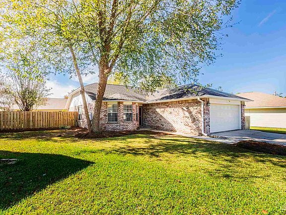 3rd image of 321 Pin Oak Ct