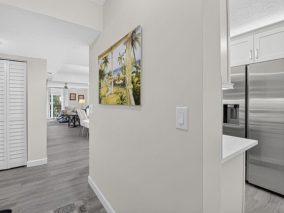 4th image of 23249 Barwood Ln N APT 305
