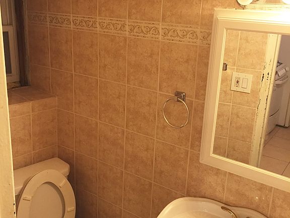 4th image of 2368 26th St #1B