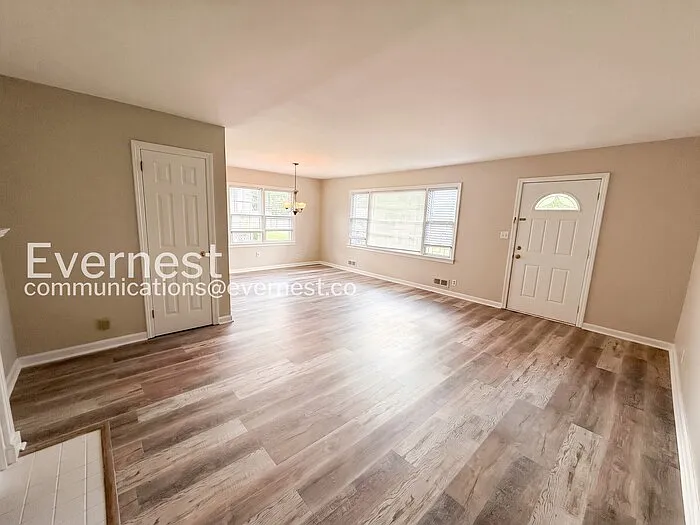 106 Acton Ave — Photo 4