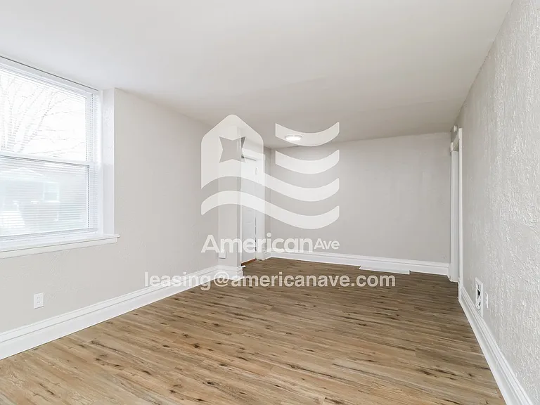 1339902_004_living_room_13665041.jpg