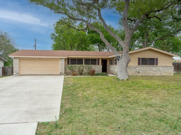 838 Boulder Drive, Universal City, TX 78148