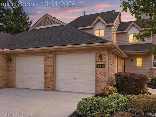 18308 Blue Heron Pointe Dr, Northville, MI 48168