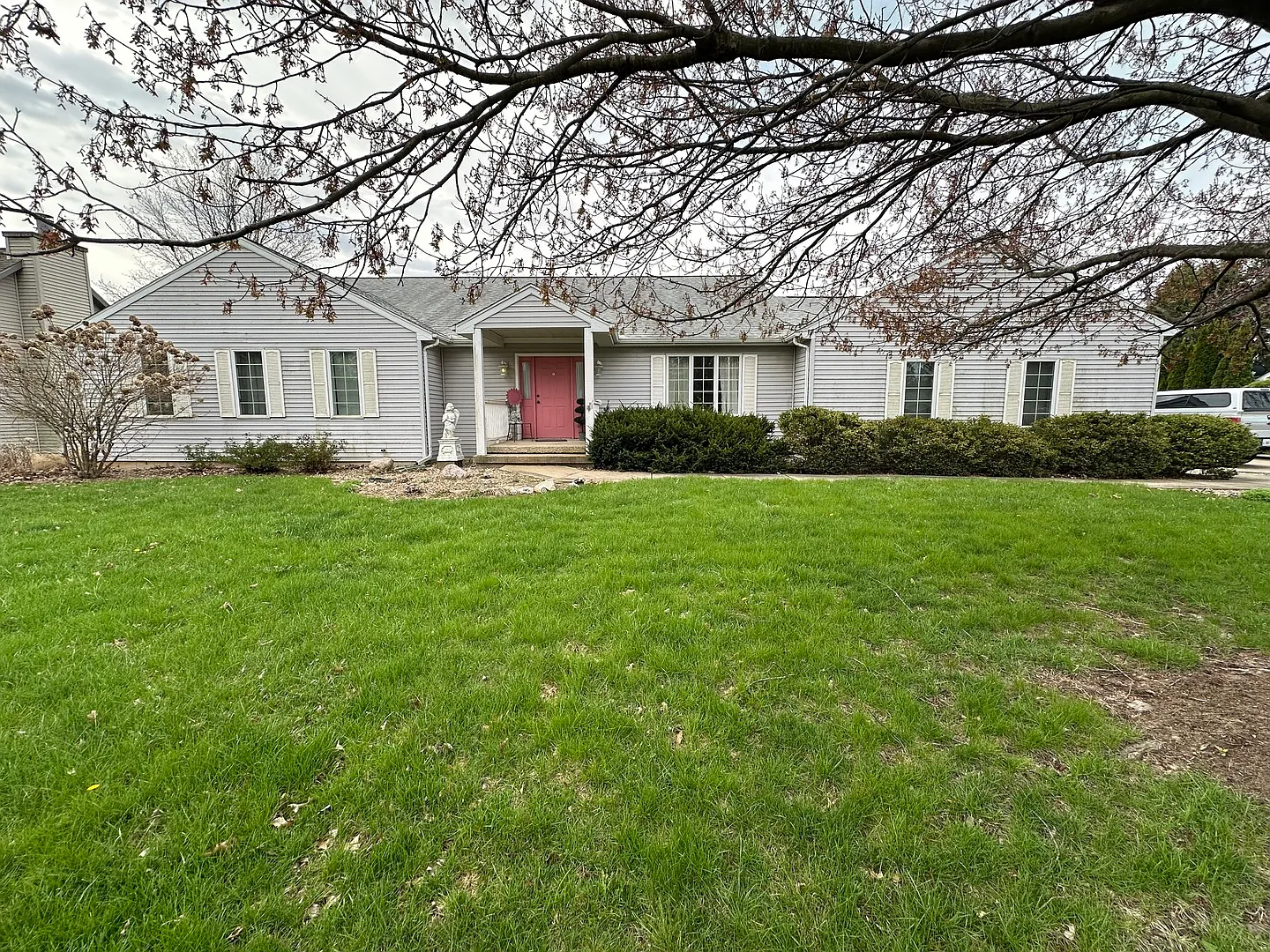 103 E South Mahomet Rd photo 1
