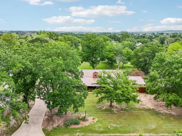 154 Shoreline Dr, Bastrop, TX 78602
