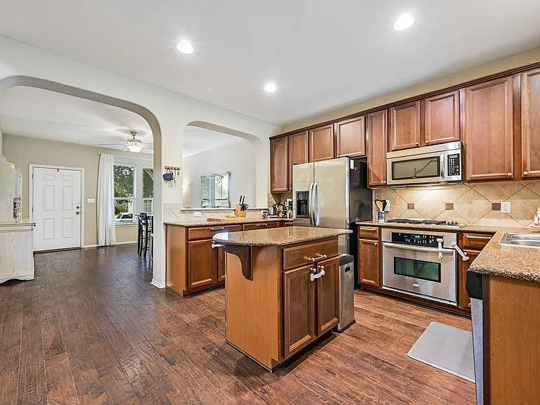 1201 Salem Park Ct — Photo 8