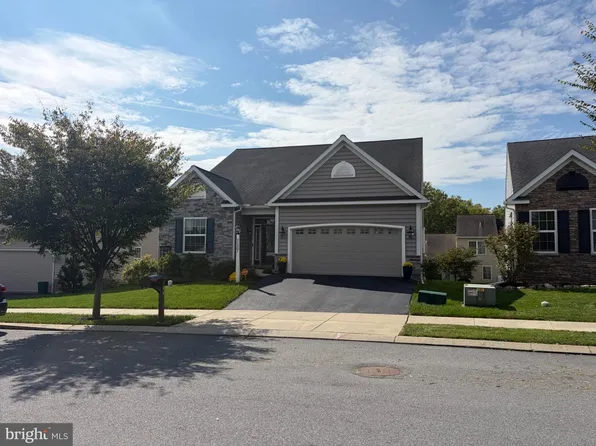 137 Goldenfield Dr, Lancaster, PA 17603