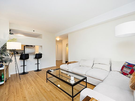 2nd image of 250 E 30th St APT 9A