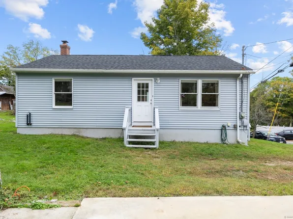 27 Nichols Street, Putnam, CT 06260