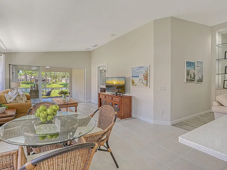5852 Helicon Pl — Photo 8