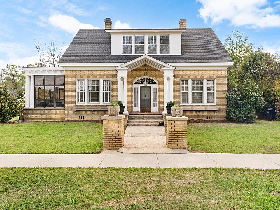 1st image of 302 N 1st St