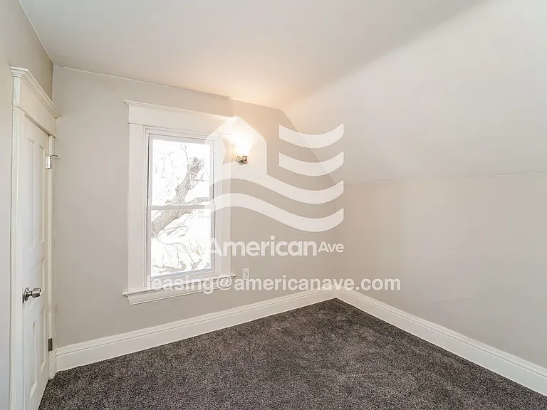 921584_009_wm_-_bedroom_13421610.jpg