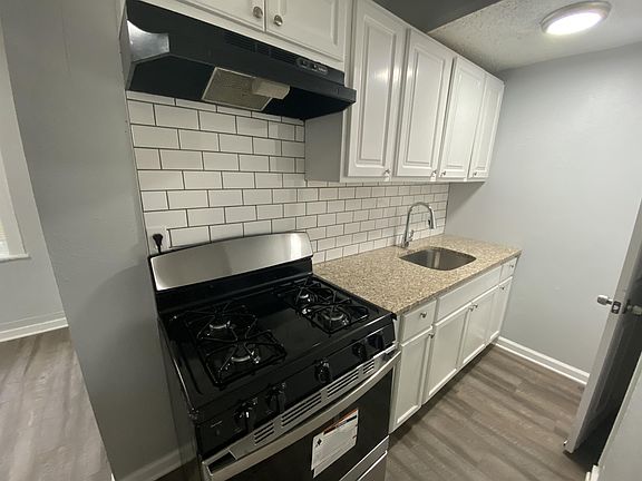 4th image of 1230 Chestnut St #10766775