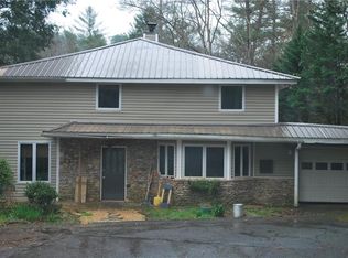 415 Pecks Mill Creek Rd, Dahlonega, GA 30533