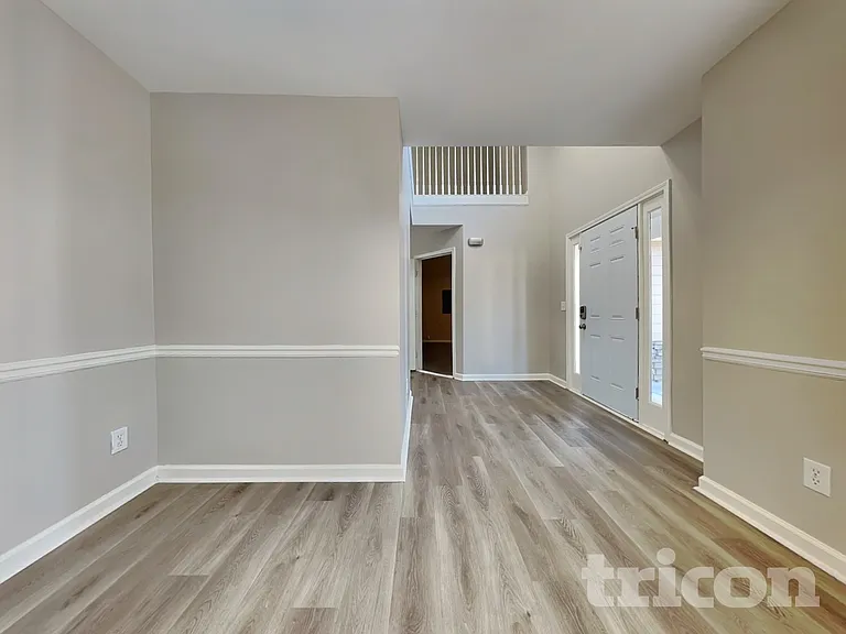 140 N Greenfield Cir — Photo 5