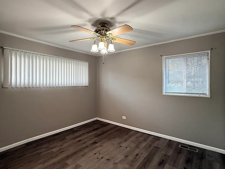 471 Tomahawk St — Photo 5