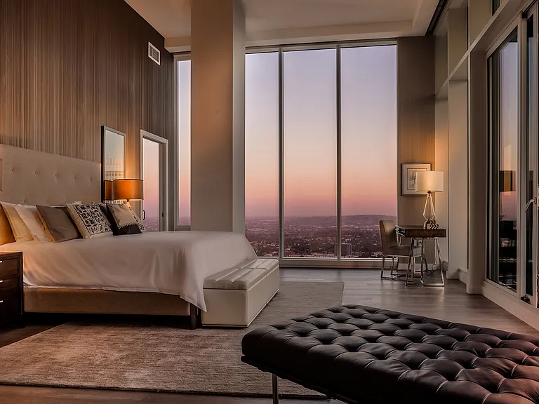 Ten Thousand — Photo 36