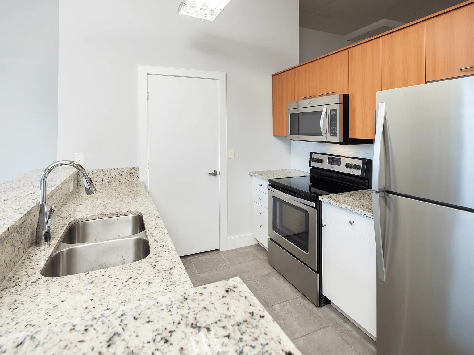 The Lofts at 1835 Arch — Photo 2