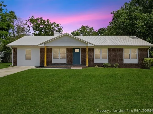 1079 Pleasant Oak Dr, Fayetteville, NC 28314