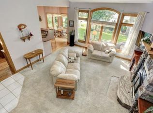 421 E Olde Paltzer Ct, Appleton, WI 54913